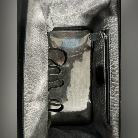 Vintage Gucci travel/makeup case with COA - Picture 8 of 11